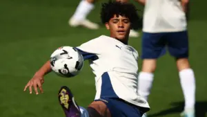 Con trai Ronaldo thử việc ở đội trẻ Real Madrid