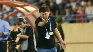 HLV Kim không hài lòng khi tuyển Việt Nam liên tục việt vị