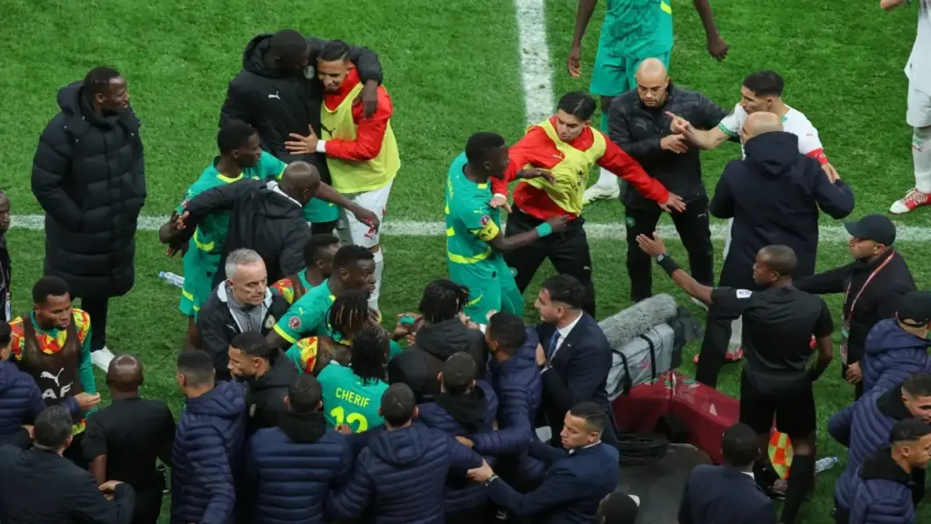 LĐBĐ châu Phi có nhiều khuất tất khi tước danh hiệu của Senegal