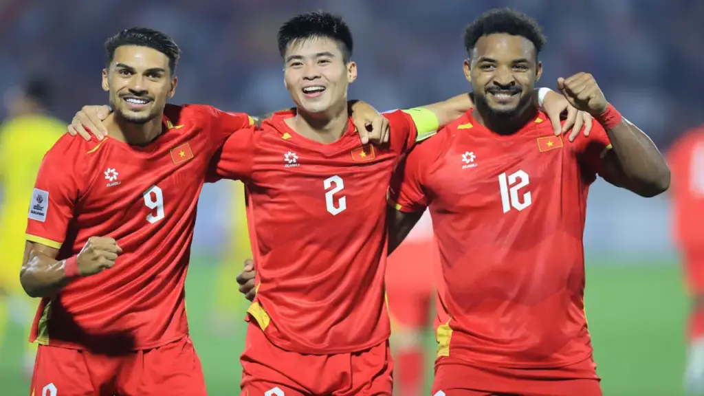 Việt Nam 1-0 Malaysia (H1): Hoàng Hên suýt ghi bàn