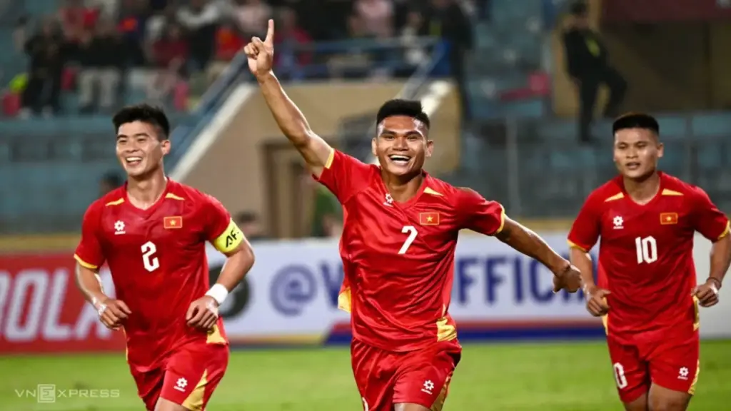 Việt Nam - Bangladesh 3-0 (H1): Hai Long ghi thêm bàn