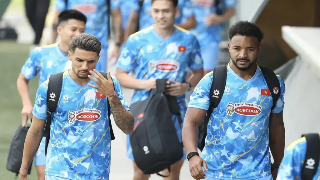 Việt Nam - Bangladesh: Chờ 'song sát' Xuân Son và Hoàng Hên