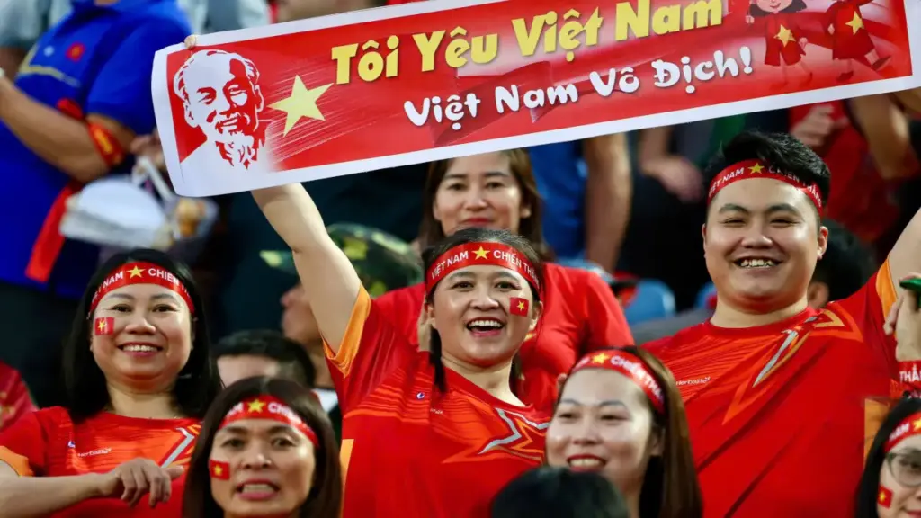 Việt Nam - Malaysia: Xuân Son, Hoàng Hên đá chính