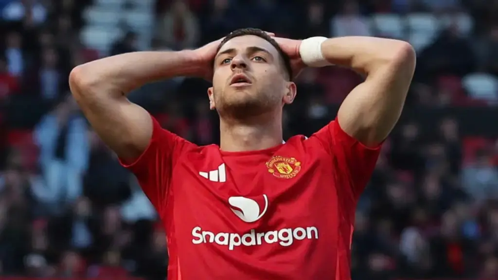 Bảng xếp hạng Giải Ngoại hạng Anh vòng 32: Man United hạng 3