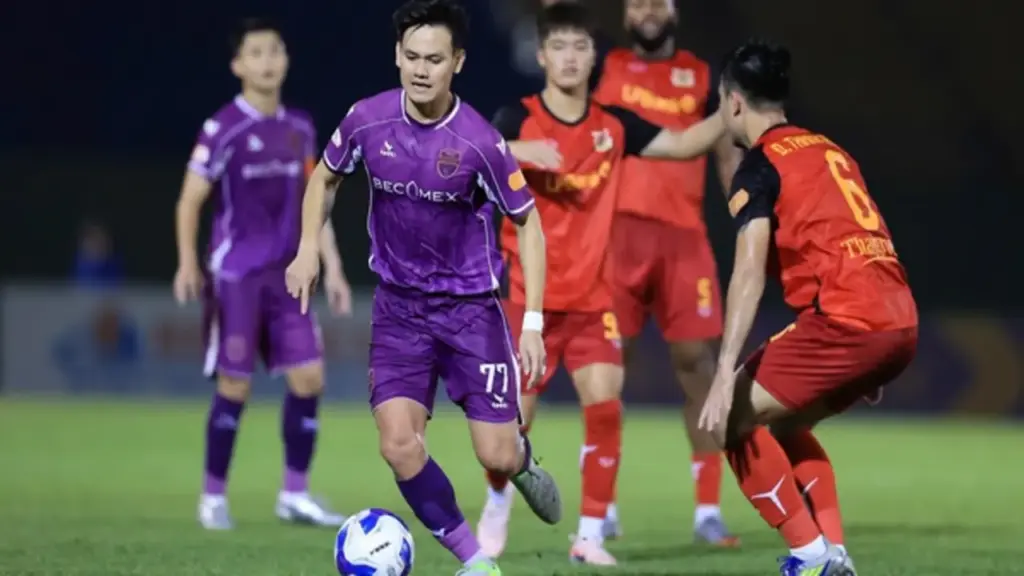 Hồ Tấn Tài tỏa sáng, Becamex TP.HCM vẫn thua đau Ninh Bình: Người hùng U.23 Việt Nam lập công phút 90+3