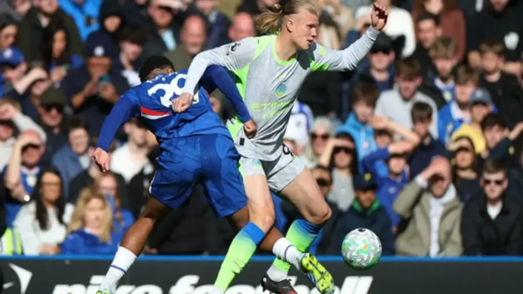 Man City phả hơi nóng lên Arsenal nhờ thắng đậm Chelsea, Tottenham chính thức 'lâm nguy'