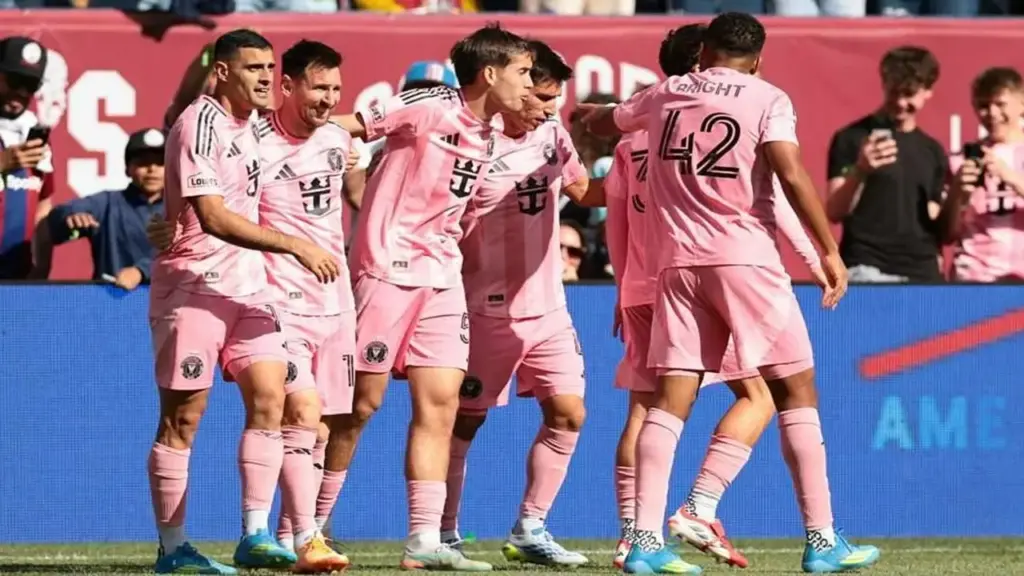 Messi ghi bàn quyết định chiến thắng cho Inter Miami