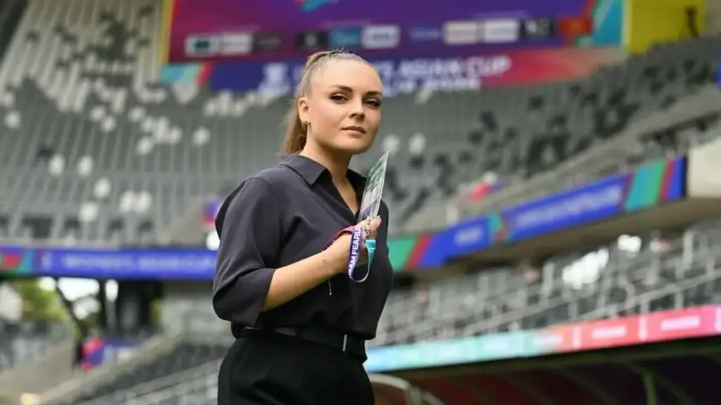 Nữ HLV 33 tuổi nâng tầm bóng đá Uzbekistan