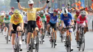 Tay đua đội Thanh Hóa bất ngờ giành chiến thắng ở Cúp xe đạp truyền hình TP.HCM