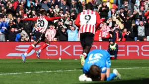 Tottenham lún sâu ở nhóm xuống hạng