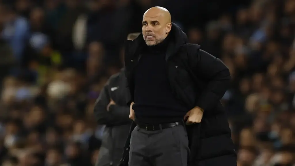 Guardiola được Man City dựng tượng và đặt tên cho khán đài