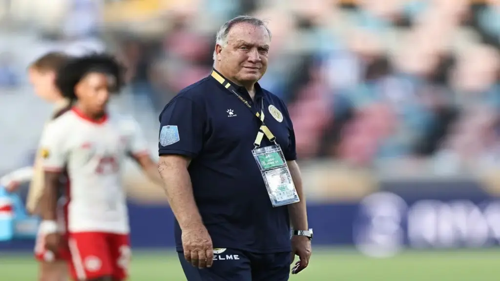 HLV Dick Advocaat bất ngờ trở lại cùng Curacao dự World Cup 2026