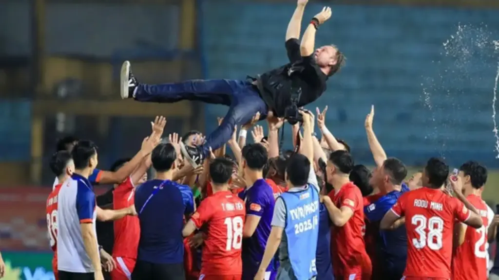 HLV Polking đang âm thầm giúp ông Kim Sang-sik