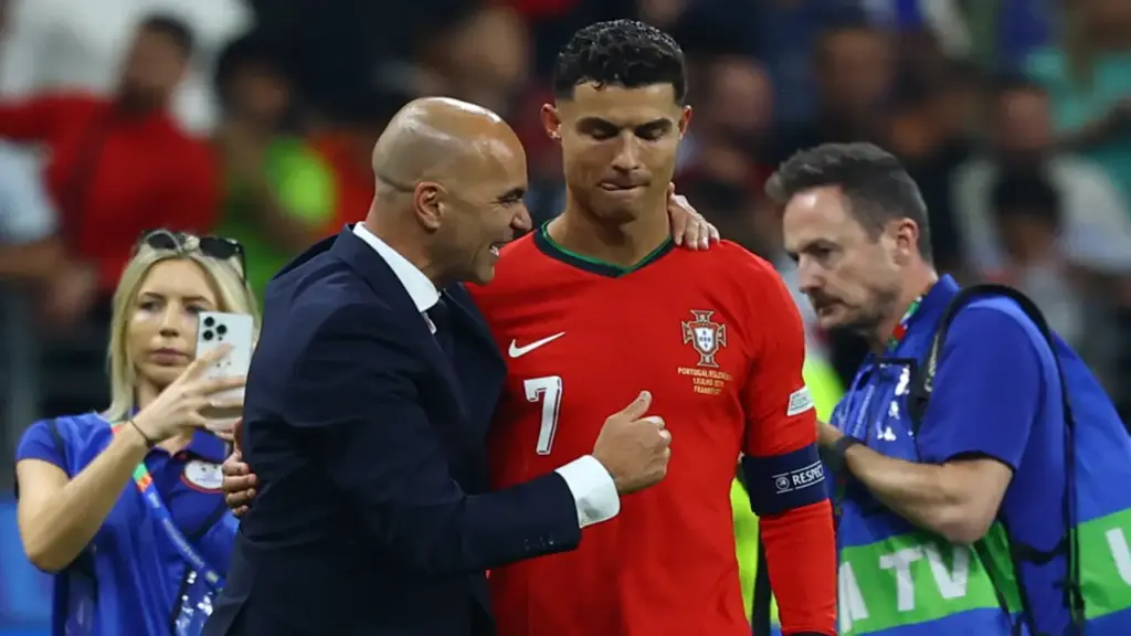 HLV tuyển Bồ Đào Nha: 'Không có đặc quyền nào cho Ronaldo'