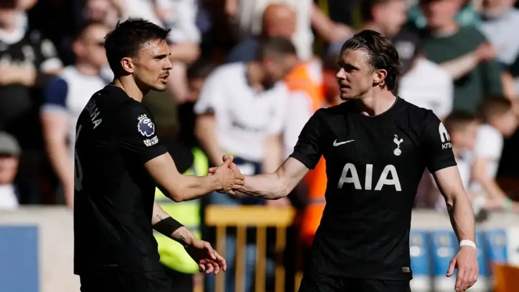 Tottenham có thể xuống hạng vì phong độ cao của West Ham
