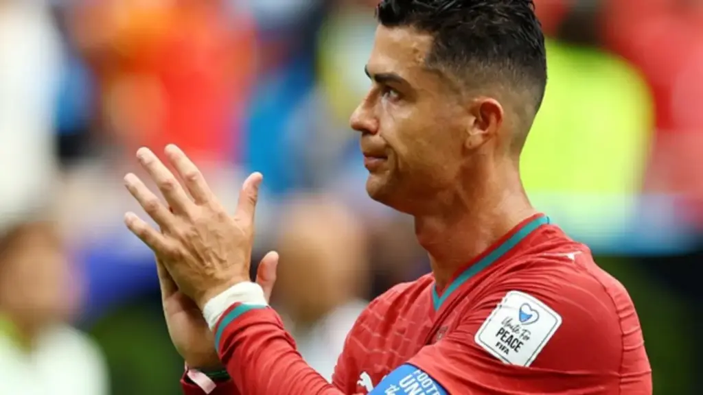 Chuyên gia Bồ Đào Nha cầu xin Ronaldo hãy chia tay ngay World Cup và giải nghệ