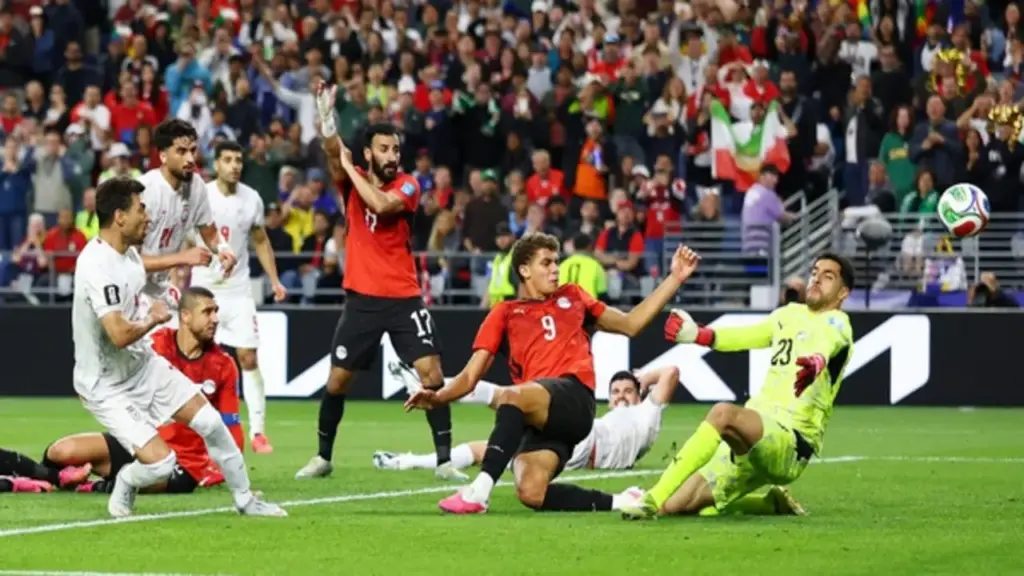 Đội Iran gửi thông điệp fair-play trong phòng thay đồ sau hòa tranh cãi với Ai Cập
