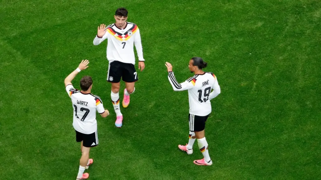 Đức phá kỷ lục ghi bàn World Cup