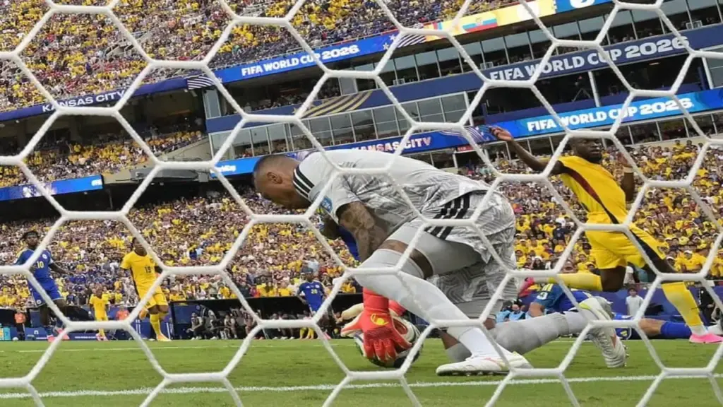 Ecuador 0-0 Curacao (hiệp 2): Cứu thua không thể tin nổi