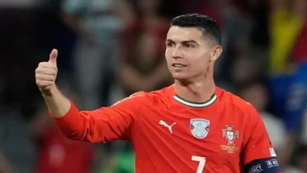 HLV Martinez: Cạnh tranh giữa Ronaldo và Messi nâng tầm bóng đá thế giới