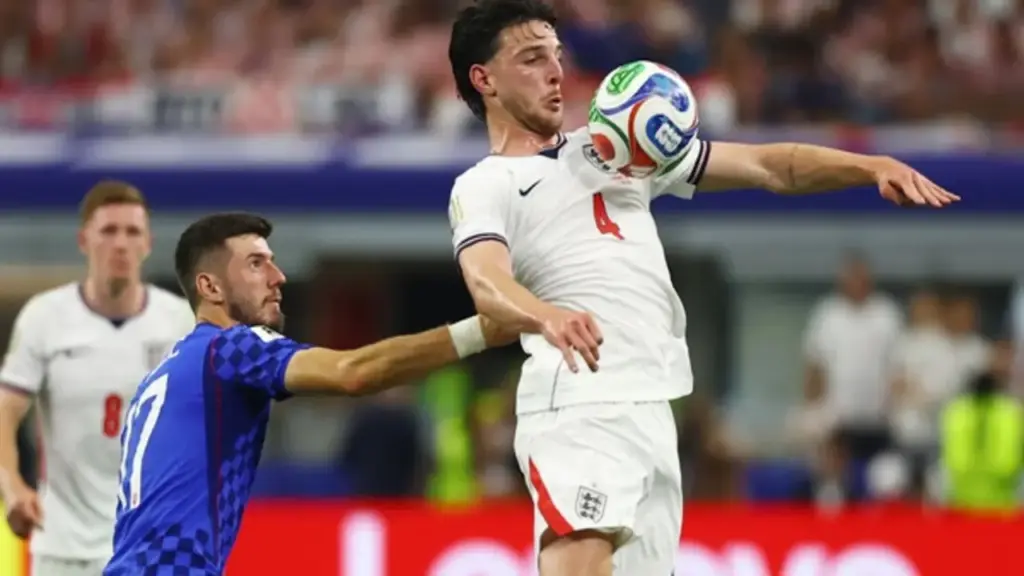 HLV Tuchel nói điều cực bất ngờ về chấn thương của Declan Rice sau trận Anh thắng Croatia, hóa ra là…