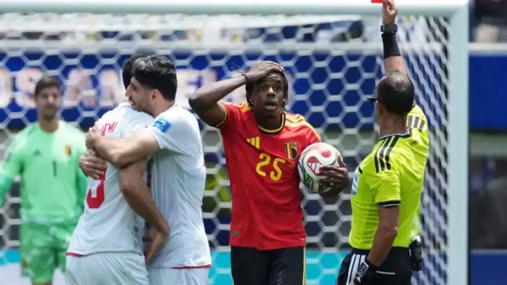 Iran quá kiên cường, Bỉ gây thất vọng và có sai lầm: Hòa 0-0