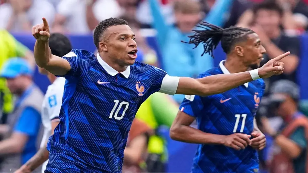 Mbappe bám sát Messi về số bàn thắng World Cup