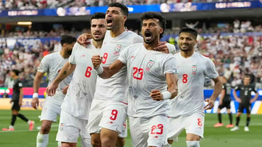Mỹ nới lỏng quy định, giúp tuyển Iran thoát cảnh 'hành xác' tại World Cup