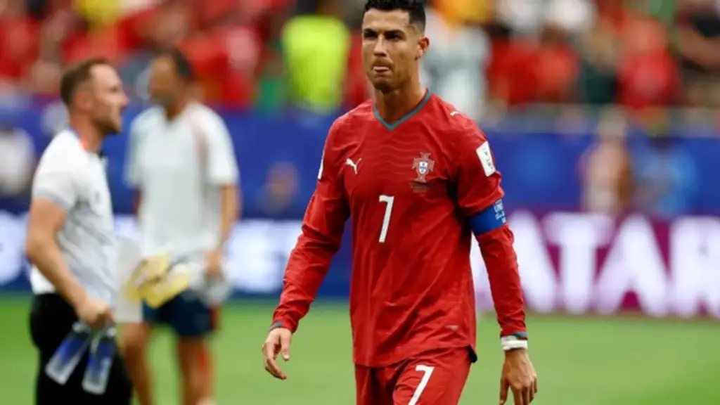 Nhân tố còn kém hơn Ronaldo trong trận hòa nhạt nhòa của Bồ Đào Nha
