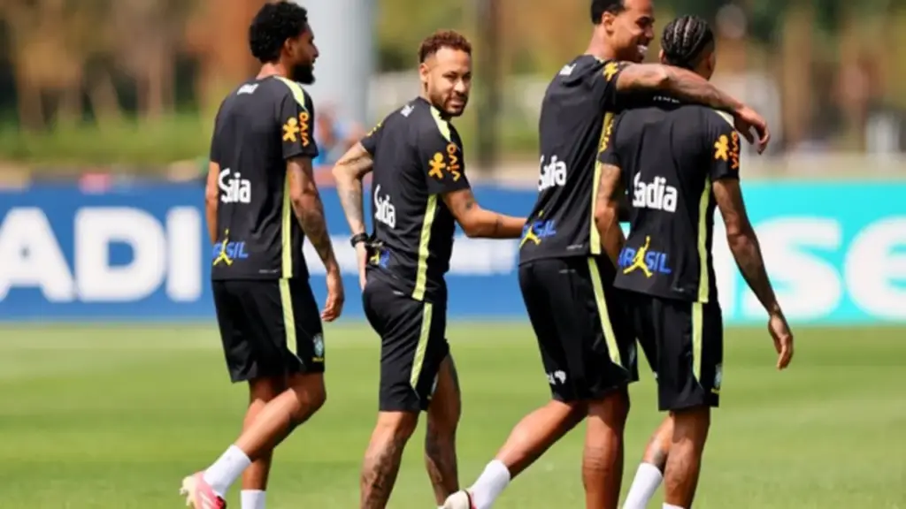 Phản ứng của Neymar sau khi bị HLV Ancelotti ‘mời khỏi buổi tập’