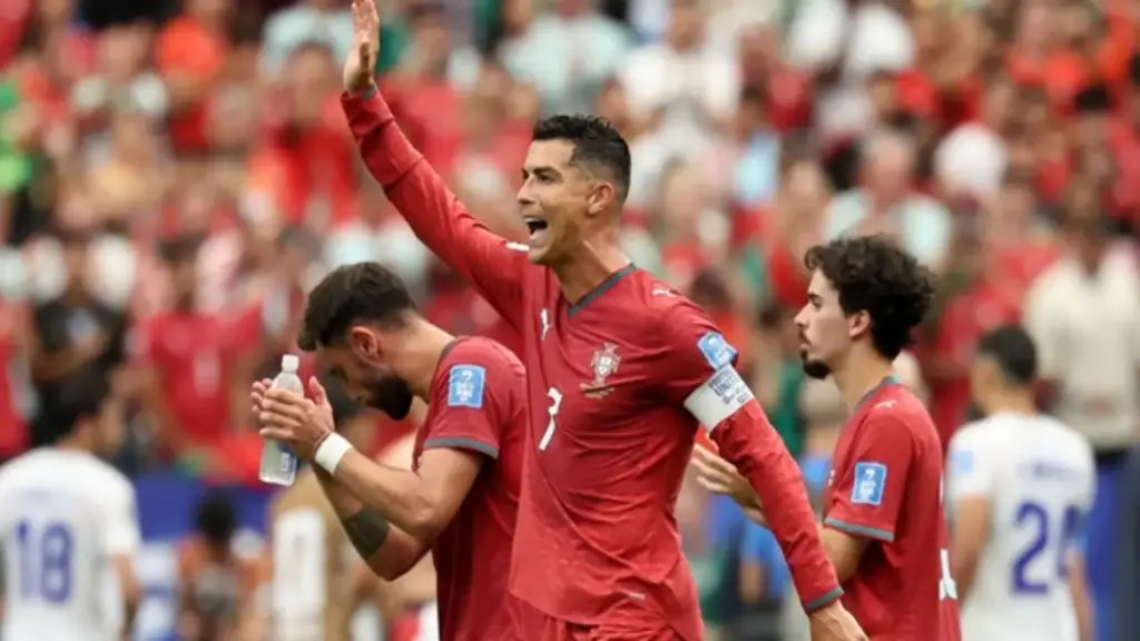 ‘Phù thủy’ Ghana tiên đoán Ronaldo vô địch World Cup, mở khóa cho Harry Kane ghi bàn