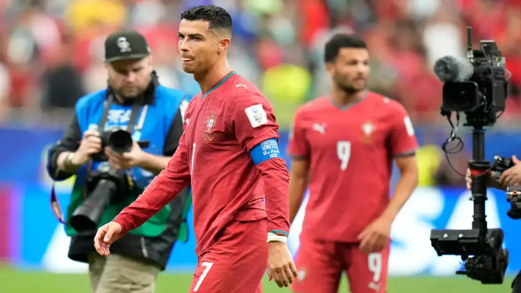 Ronaldo - bài toán khó của HLV Roberto Martinez