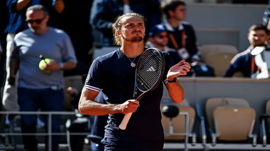 Zverev lần thứ hai vào chung kết Roland Garros
