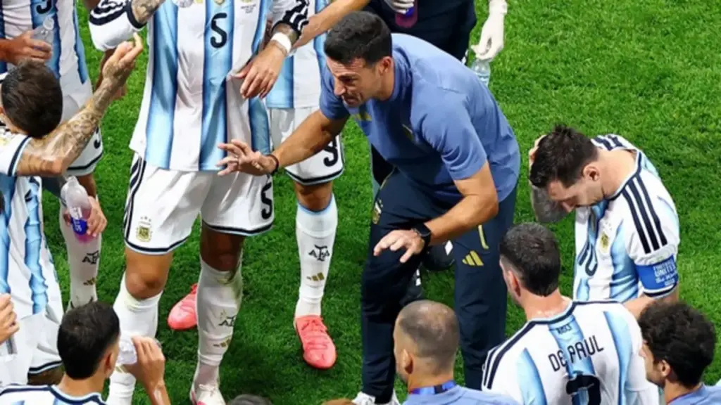 Argentina lội ngược dòng kinh điển nhờ thiên tài Scolani: Thay đổi chiến thuật như thần