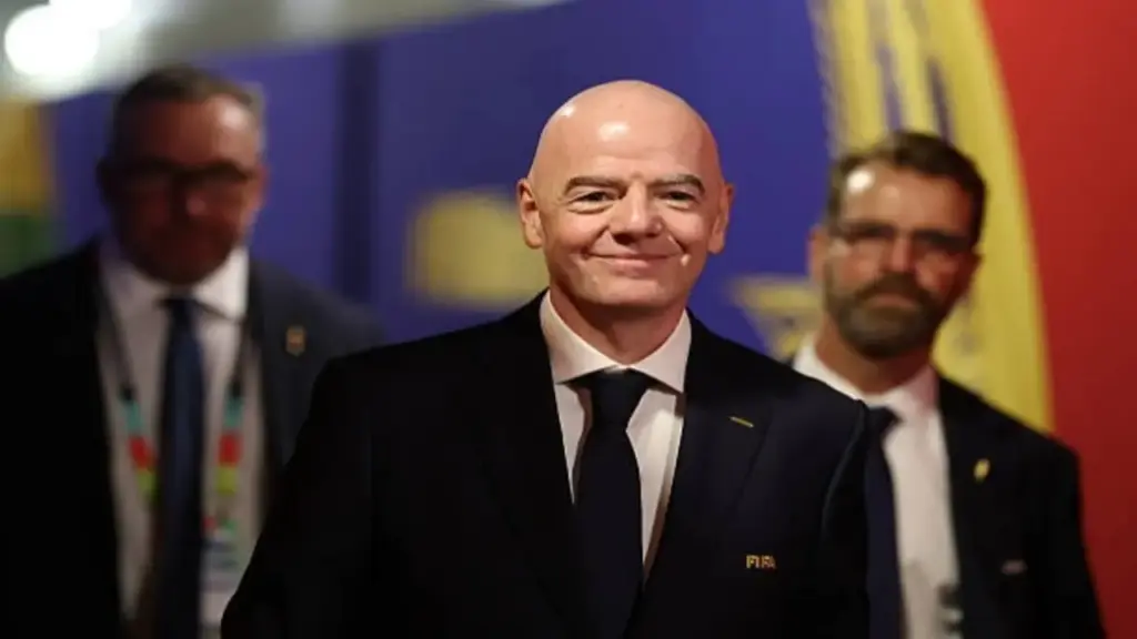 Chủ tịch FIFA bị chỉ trích vì bức thư chúc mừng đội tuyển Argentina