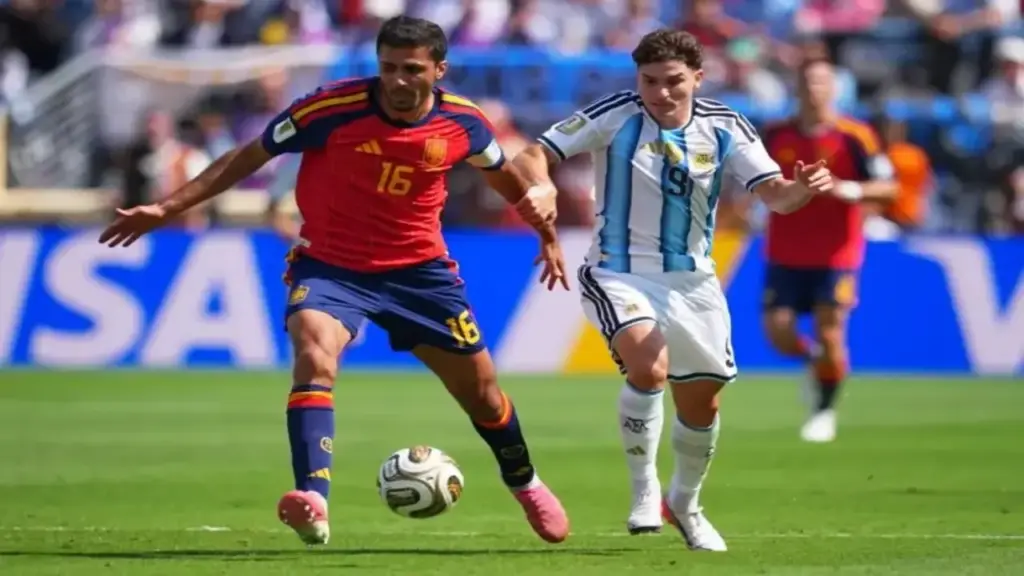 Chuyên gia quốc tế: "Tây Ban Nha vô địch World Cup bằng thứ bóng đá đẹp"
