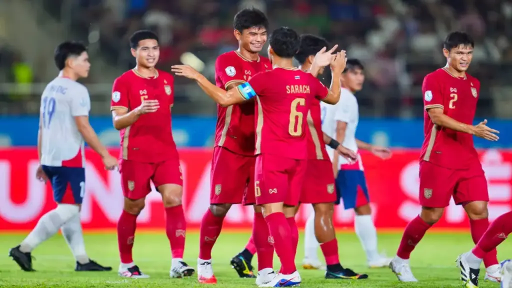Cựu tuyển thủ Thái Lan bất ngờ chỉ trích đội nhà