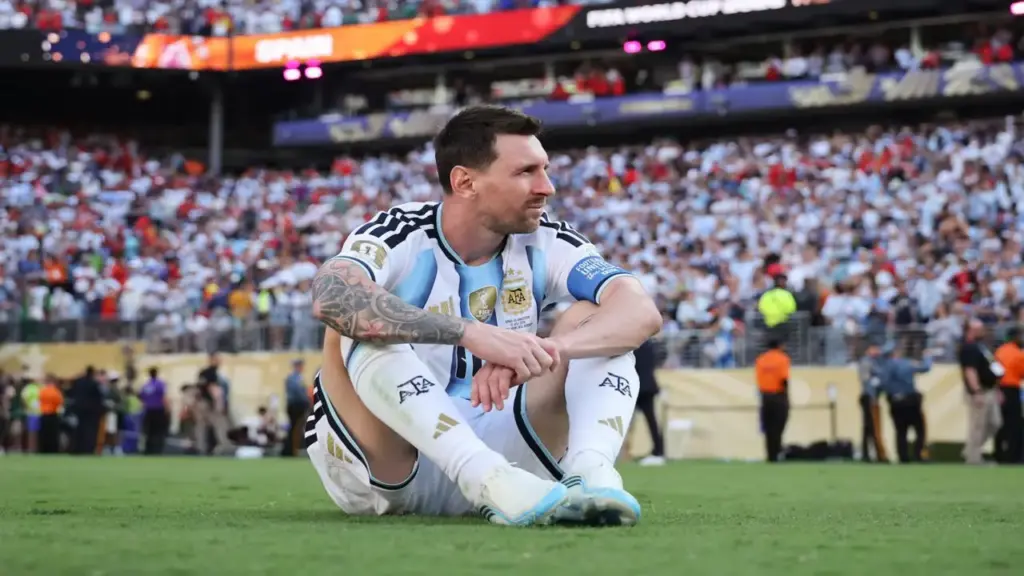 Messi có thể phải đấu cho Inter Miami, không về Argentina dự ngày lễ tôn vinh