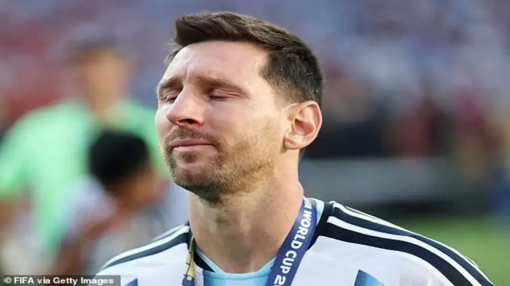 Messi: "Nỗi đau quá lớn, rất khó để khép lại vết thương này"