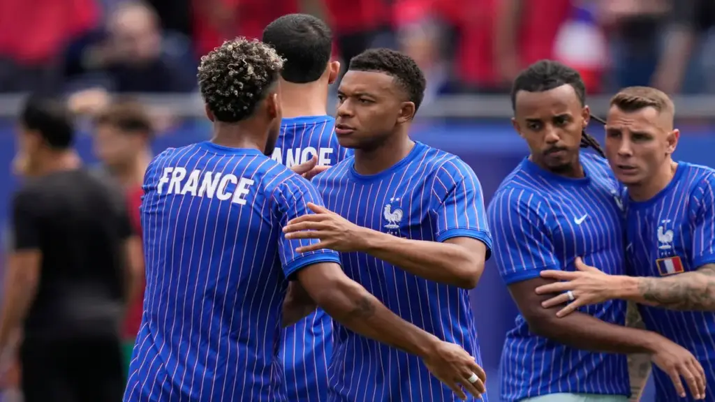 Pháp 0-0 Morocco (H1): Mbappe, Dembele đá chính