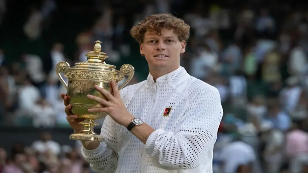 Sinner ngược dòng hạ Zverev, bảo vệ thành công ngôi vô địch Wimbledon