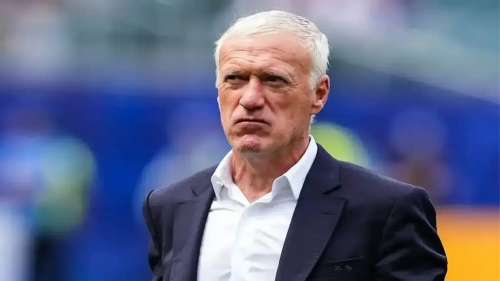Truyền thông Pháp không hài lòng khi ông Deschamps mỉa mai trọng tài